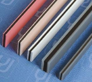 ఖచ్చితమైన లింక్: LCM డిస్ప్లే మాడ్యూల్స్‌లో కండక్టివ్ రబ్బర్ కనెక్టర్ల సాంకేతికతను అర్థంచేసుకోవడం